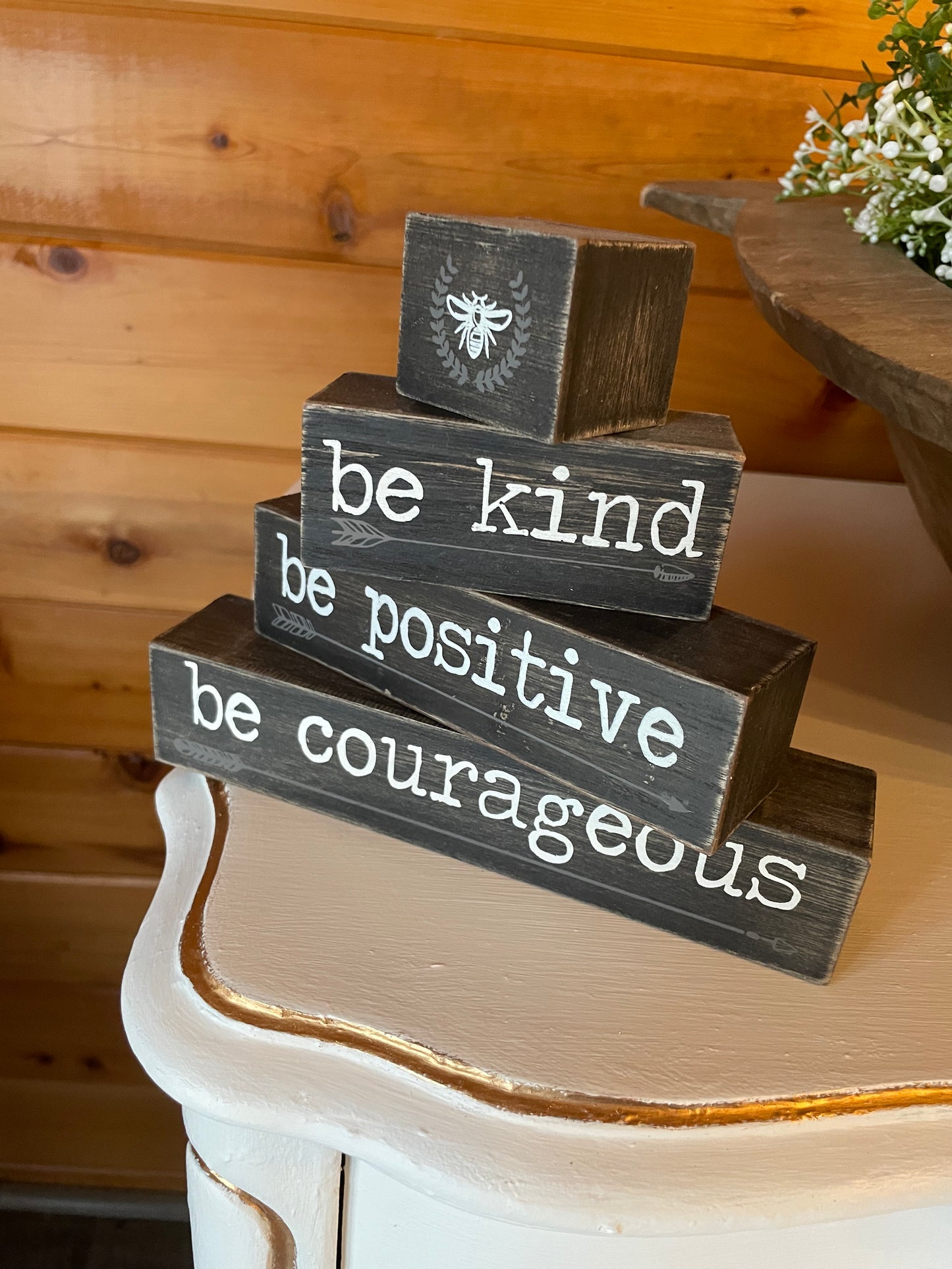 "Be Kind" 🐝 Decorative Sign