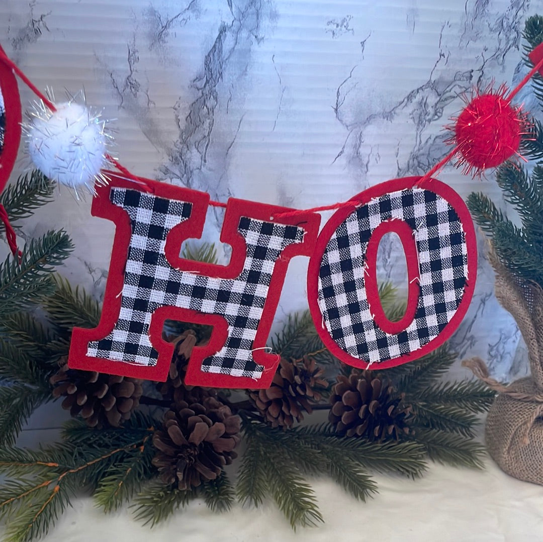 Small Christmas Banner "Ho Ho Ho" in Gingham Print with Red and White